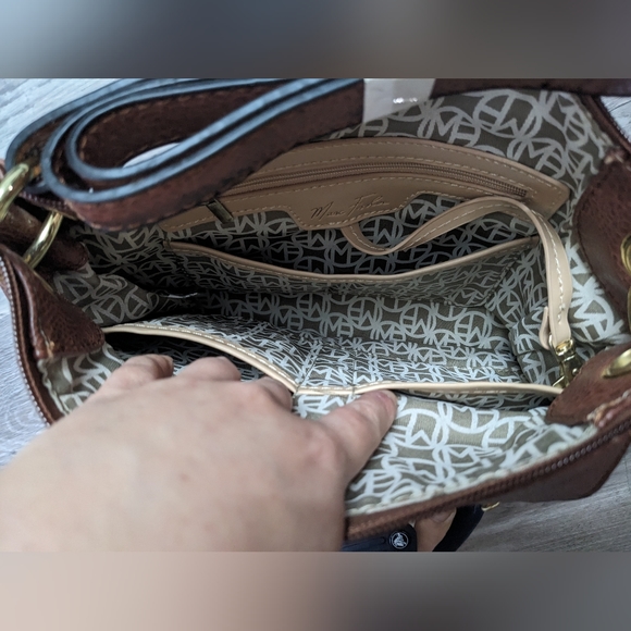 NWT Marc Fisher women's crossbody purse handbag, saddle brown gold tone - Picture 8 of 13